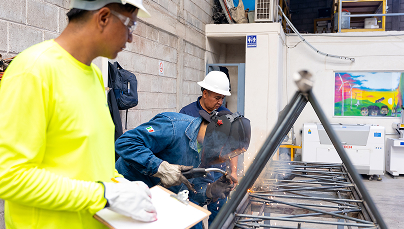 Instalaciones y empleados trabajando de Telener 360 15